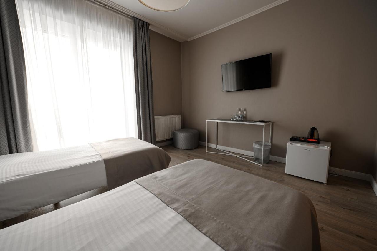 Rivoli Hotel تشيرنيفتسي المظهر الخارجي الصورة