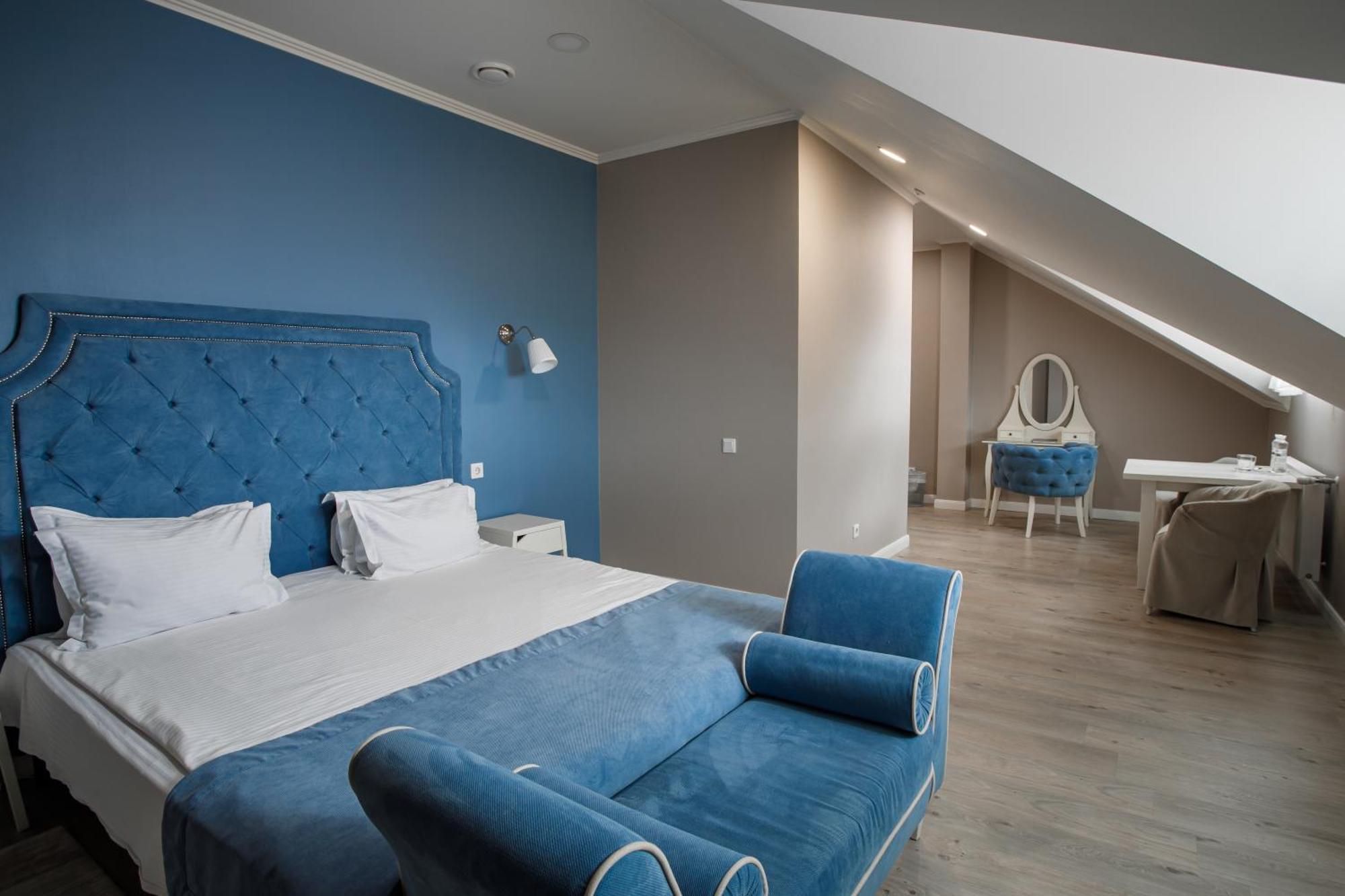 Rivoli Hotel تشيرنيفتسي المظهر الخارجي الصورة